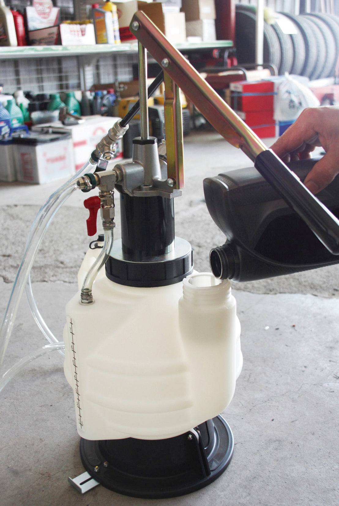 ÖL-EINFÜLLGERÄT 7.5 L MIT 8 ADAPTERN KRAFTWERK