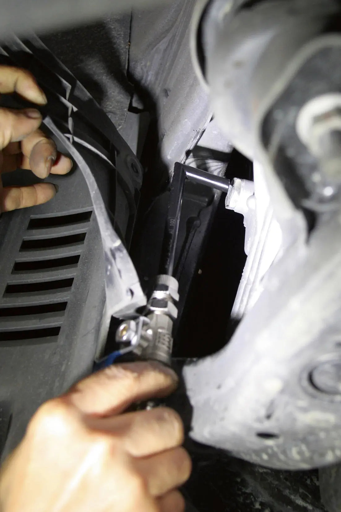 ÖL-EINFÜLLGERÄT 7.5 L MIT 8 ADAPTERN KRAFTWERK