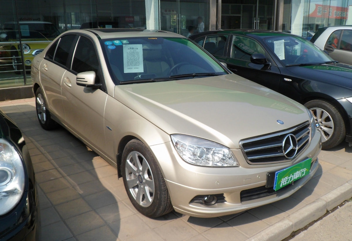 Beispielfahrzeug Mercedes-Benz Klasse C; Fahrzeug nicht im Lieferumfang