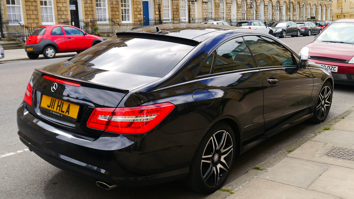 Beispielfahrzeug Mercedes-Benz Klasse E Coupé 2-türig; Fahrzeug nicht im Lieferumfang